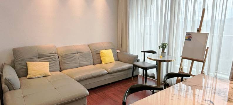 东方巴黎女生青年旅舍(深圳北站店)图片