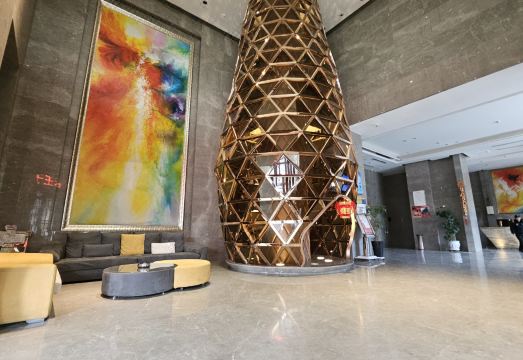 Waikoloa Prince HotelHotel Overview