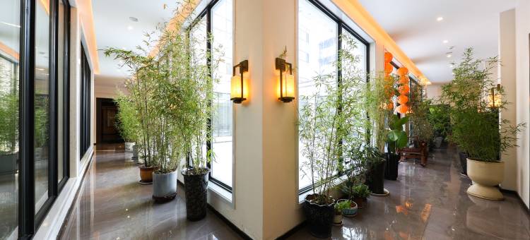 隐逸酒店(东环不夜城中东大市场店)图片