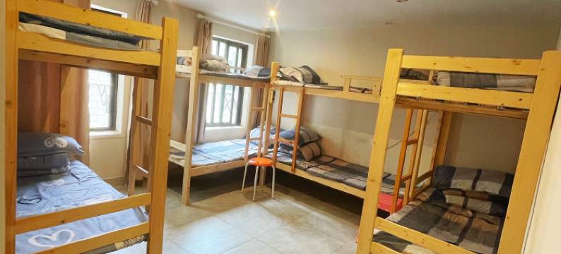 温馨青旅民宿(武宁路地铁站店)图片