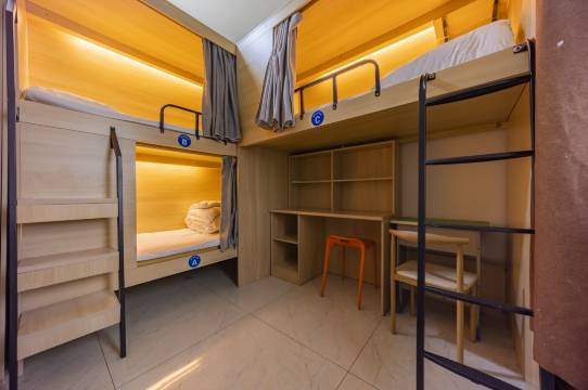 自由落体青年旅舍