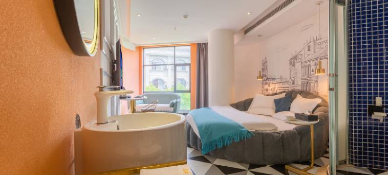 兴仁悦栖主题酒店图片