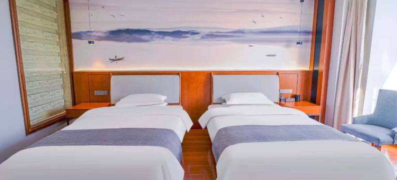 德馨商务宾馆(磴口县政务中心磴口站店)图片