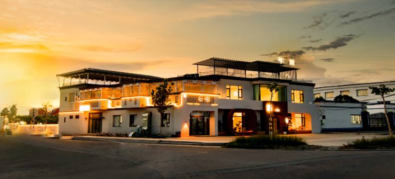 午逅·山野景观·假日美宿(芦草沟镇店)图片