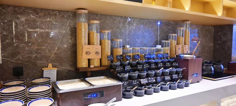 张家界永定区天门山索道站亚朵酒店图片