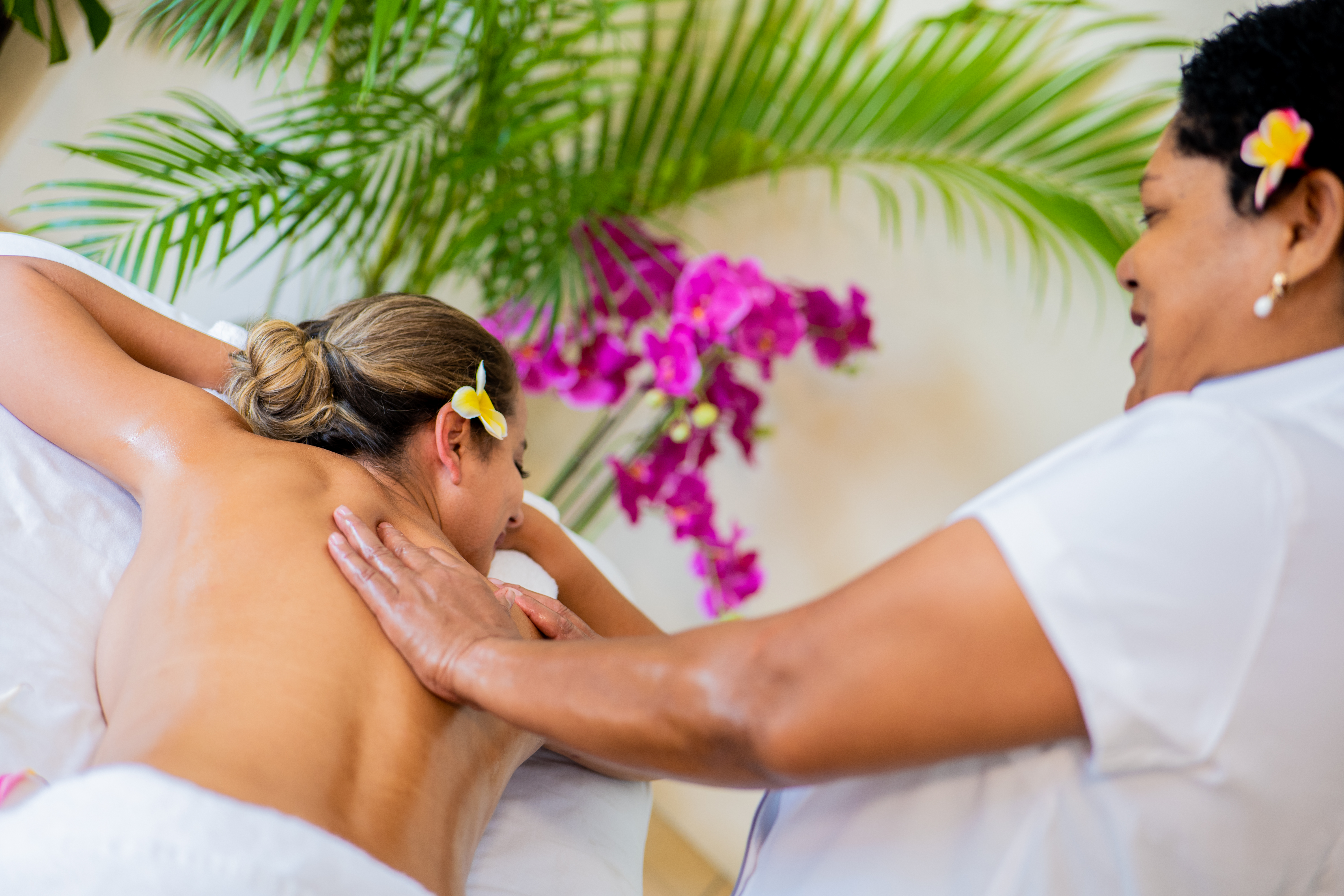 The Edgewater Resort & Spa Over view