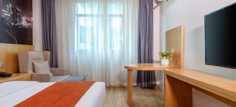 南宁库博酒店(民族大学西乡塘地铁站D出口店)图片