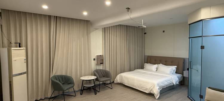 星期八假日酒店图片