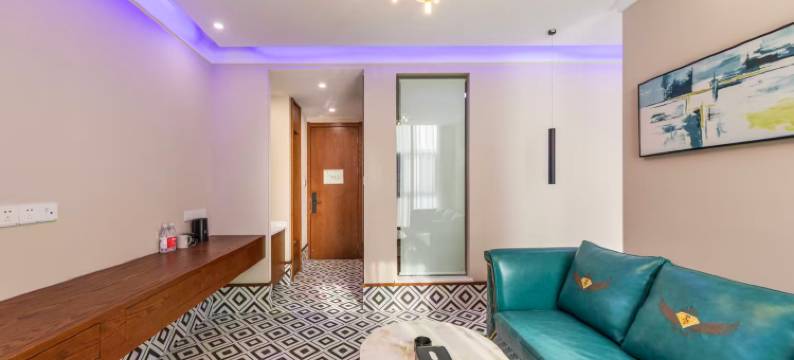 花开半夏MidSun轻奢酒店(临沂启阳国际机场店)图片