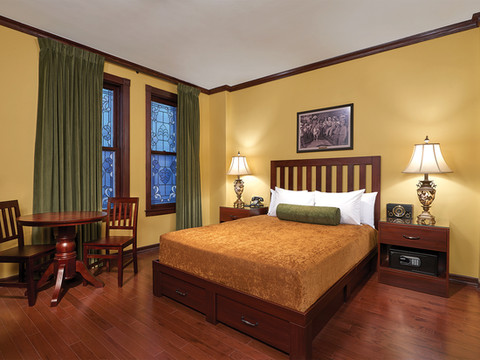 阿帕奇酒店-限成人