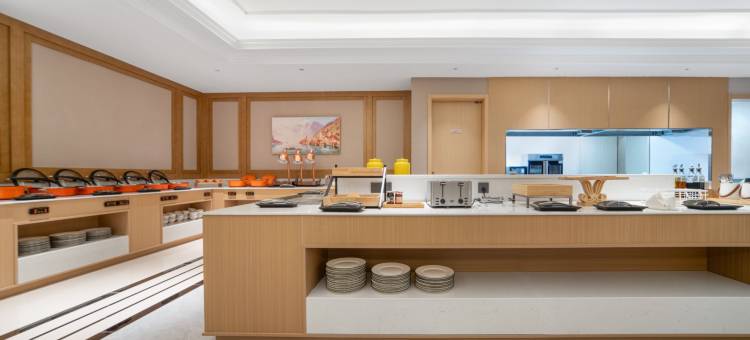 维也纳酒店(汽博中心金童路地铁站店)图片