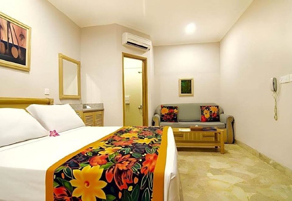 Hawaii Resort Family SuitesHotel Overview