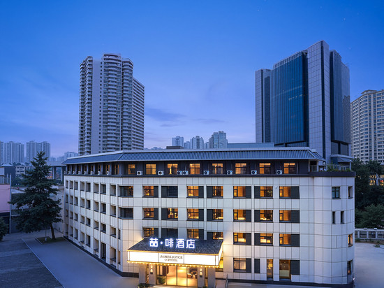 喆啡酒店(洛阳涧西万达牡丹广场地铁站店)