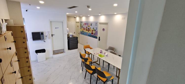 青屿蛟龙青年旅舍(国信体育中心店)图片