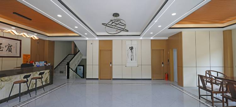神农架高原红民宿(大九湖坪阡古镇店)图片
