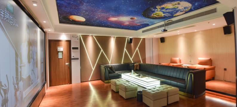 加州酒店(茂名信宜窦州里文化创意街店)图片