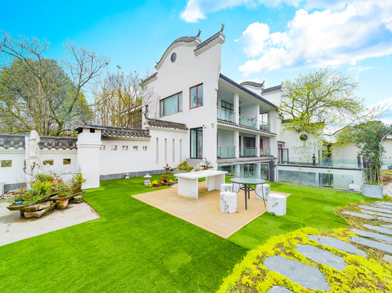 成都市郫都区依兰居酒店