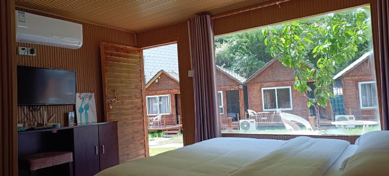 理县毕棚沟枫林山水山庄图片