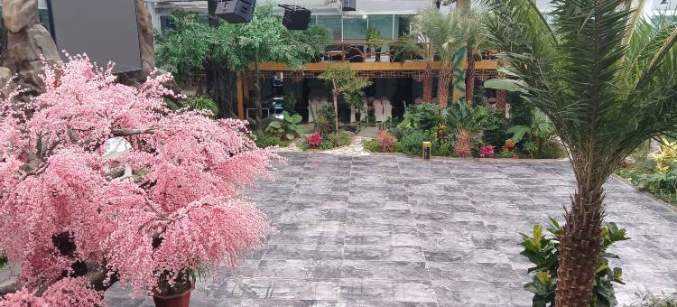 澜溪别苑民宿(青格里狼山国际滑雪场店)图片