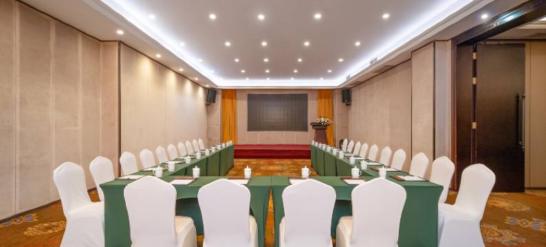 彭州玛莎加尔大酒店(市政府沃尔玛广场店)图片