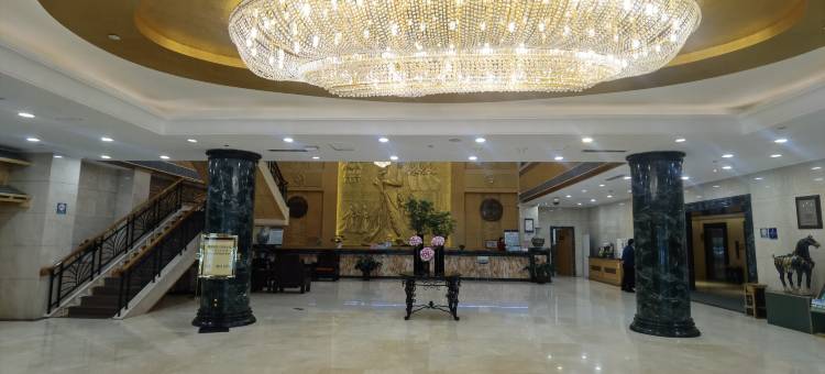 呼和浩特昭君大酒店(海亮新华广场地铁站店)图片