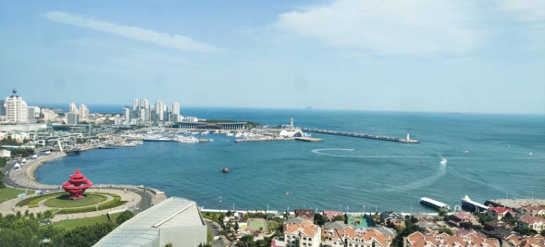 悦澜海景酒店公寓(青岛五四广场中铁中心店)图片