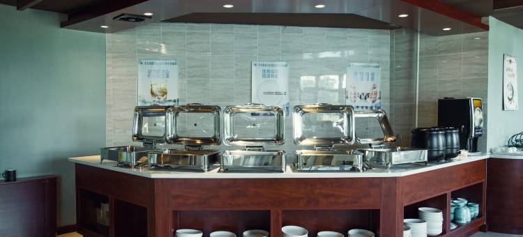 康平卧龙湖假日酒店图片