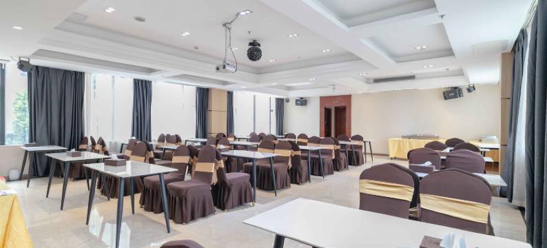 逸云大酒店(广州白云国际机场店人和地铁站店)图片