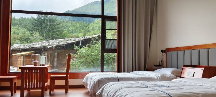 雪山云顶藏式民宿图片