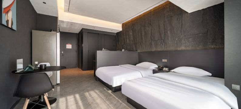 迪卡电竞酒店(驻马店天中环球港店)图片