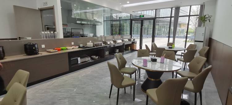 新郑港悦酒店(郑州航空港区双鹤湖中央公园店)图片