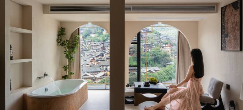 宿沿·栗上美术馆民宿(西江千户苗寨观景台店)图片