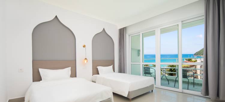 嘉宁·东海｜SEAVIEW·STAYCATION 临海臻境酒店(大东海沙滩店)图片