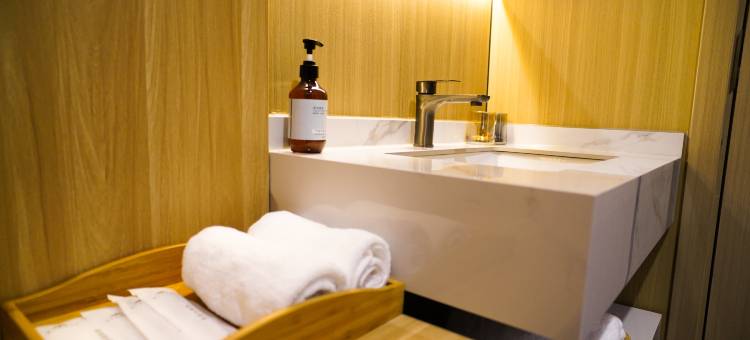 潜山商务酒店(沧州任丘华油一中华油商业街店)图片