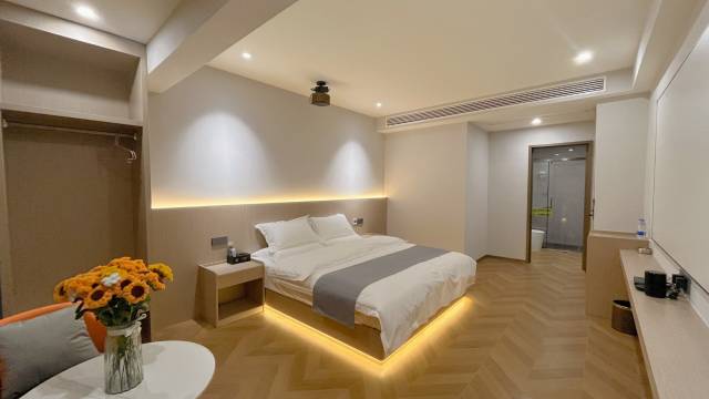 瓮橙恋民宿(瓮安县人民医院店)