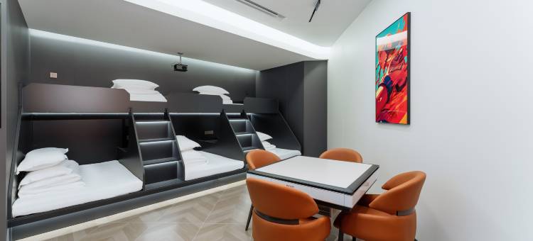 布尼顿电竞酒店(润达国际店)图片