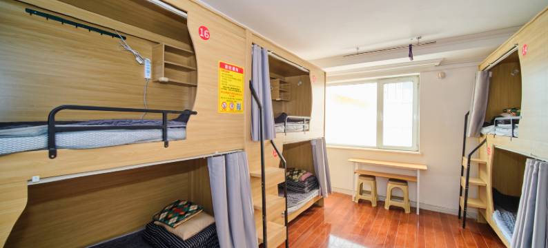 背个小包太空舱青年旅社(万象城店)图片