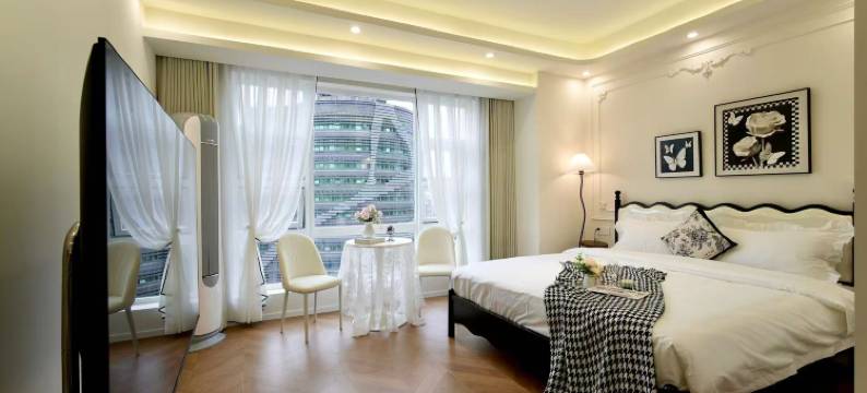 重庆油画师的家之高层江景民宿(解放碑洪崖洞店)图片