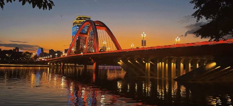 飓龙电竞酒店(德阳文庙广场店)图片