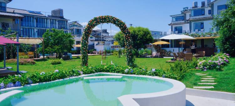 朝日闲云海景美宿(大理洱海龙龛码头观景台店)图片