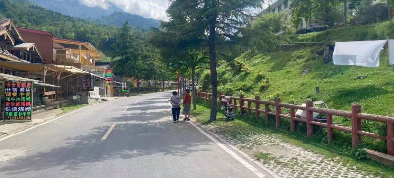 吉祥圣雪民宿(神木垒店)图片
