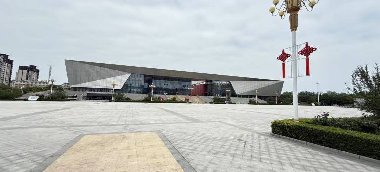 方城英达酒店(亚龙国际商博城东门店)图片