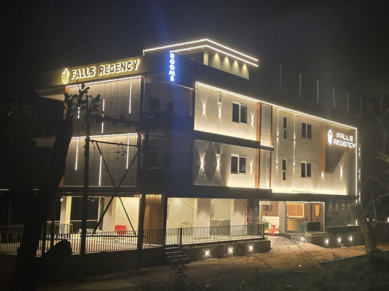 瀑布丽晶酒店