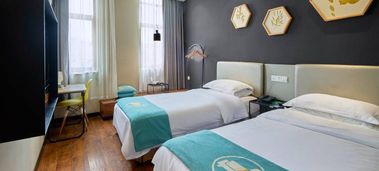 逸宿轻居酒店(宁波鄞州万达店)图片