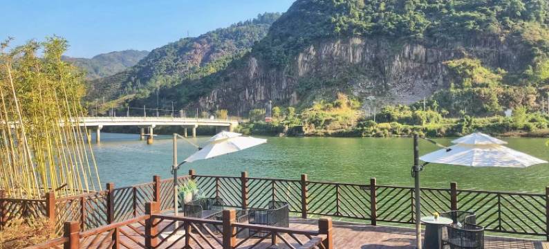 山外山拾光里温泉度假民宿图片