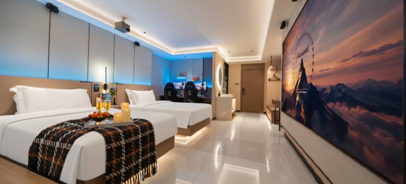 叶与晨电竞电影酒店(建设大街东风路店)图片