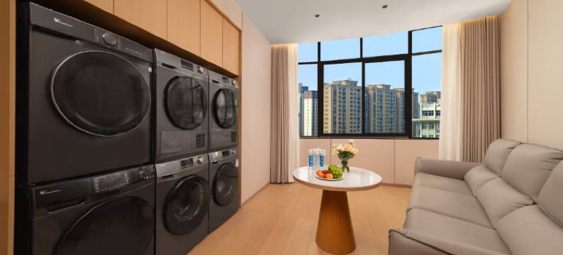 智享轻居酒店(荆州公安通运汽车站店)图片