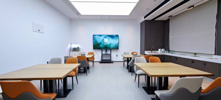 君品华舍酒店(济南山东国际会展中心二环西路地铁站店)图片