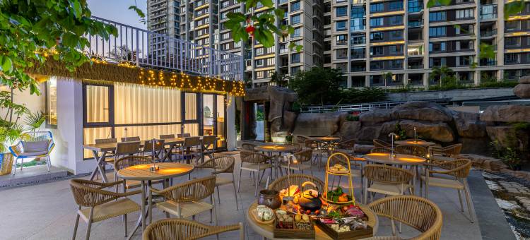 季枫国际酒店(三亚鲜芒文旅夜市椰梦长廊店)图片