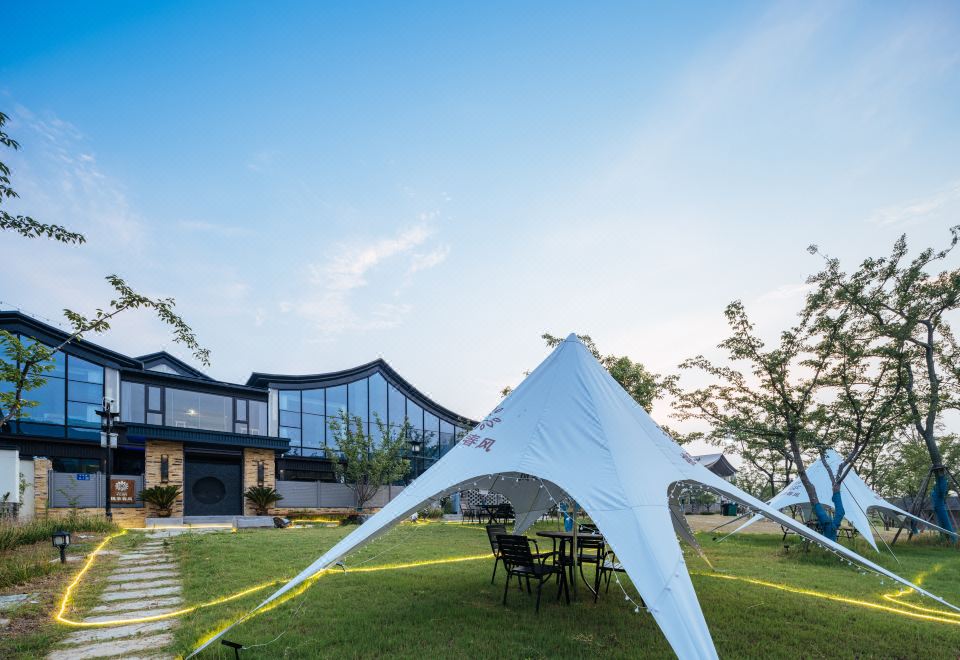 Floral Hotel·Baohua Temple Taoli spring breeze hotel Hotel Overview